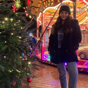 Meet your Posher, Claudia